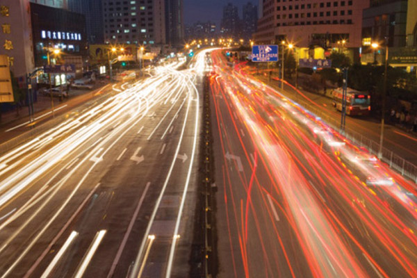Saudi’s Tahakom and Dubai Police team up on AI and traffic management